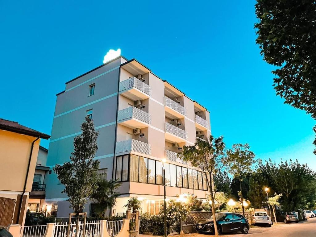Hotel Sara*** Cesenatico Ngoại thất bức ảnh