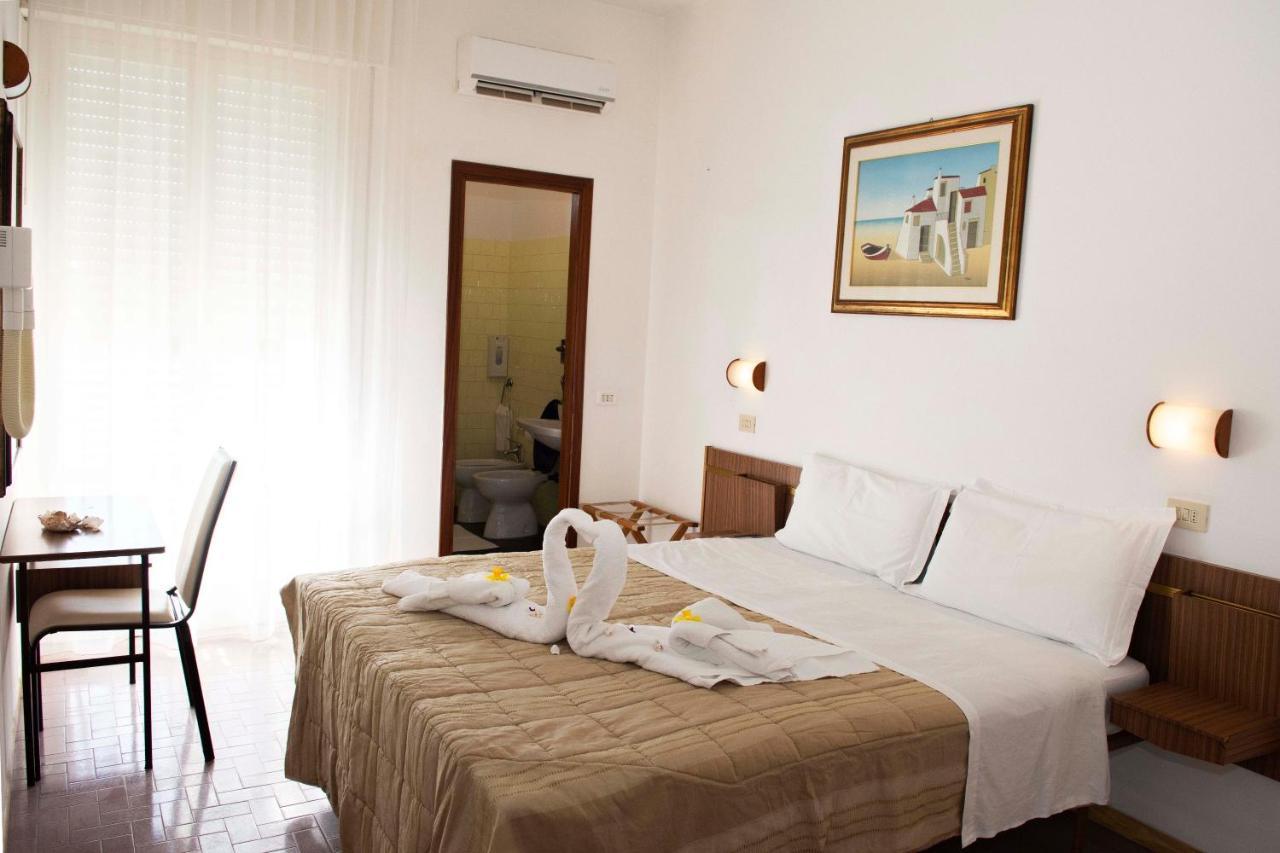 Hotel Sara*** Cesenatico Ngoại thất bức ảnh