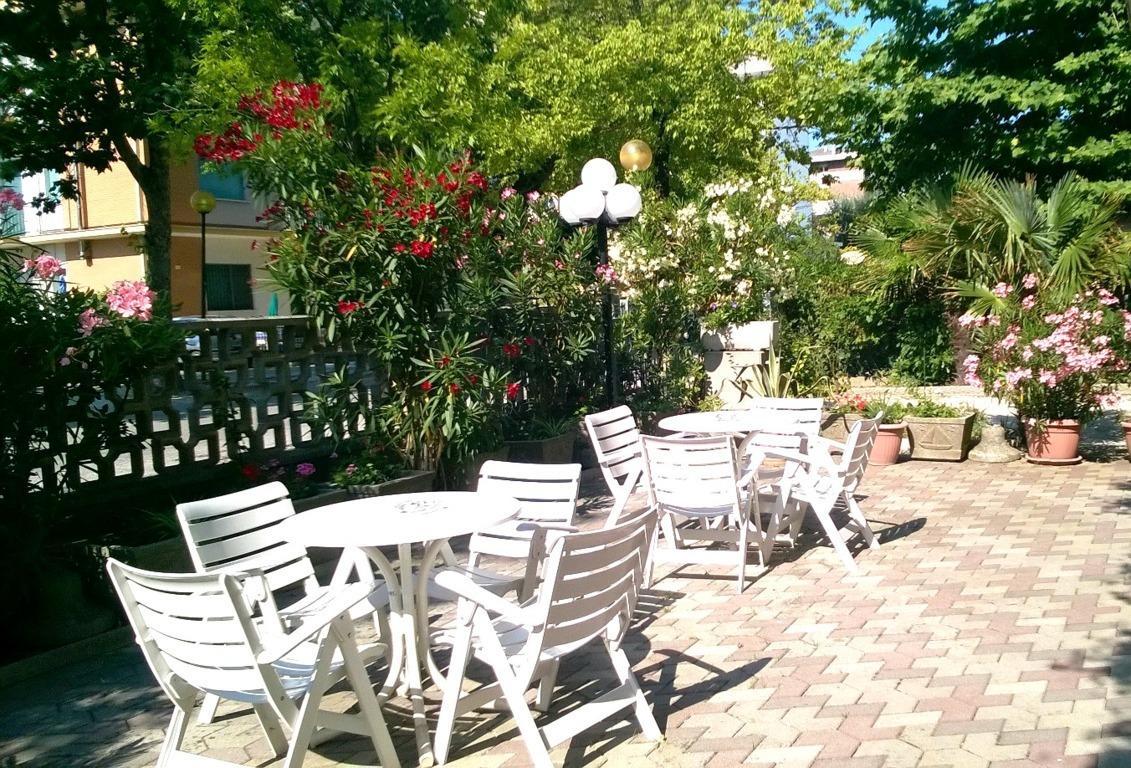 Hotel Sara*** Cesenatico Ngoại thất bức ảnh