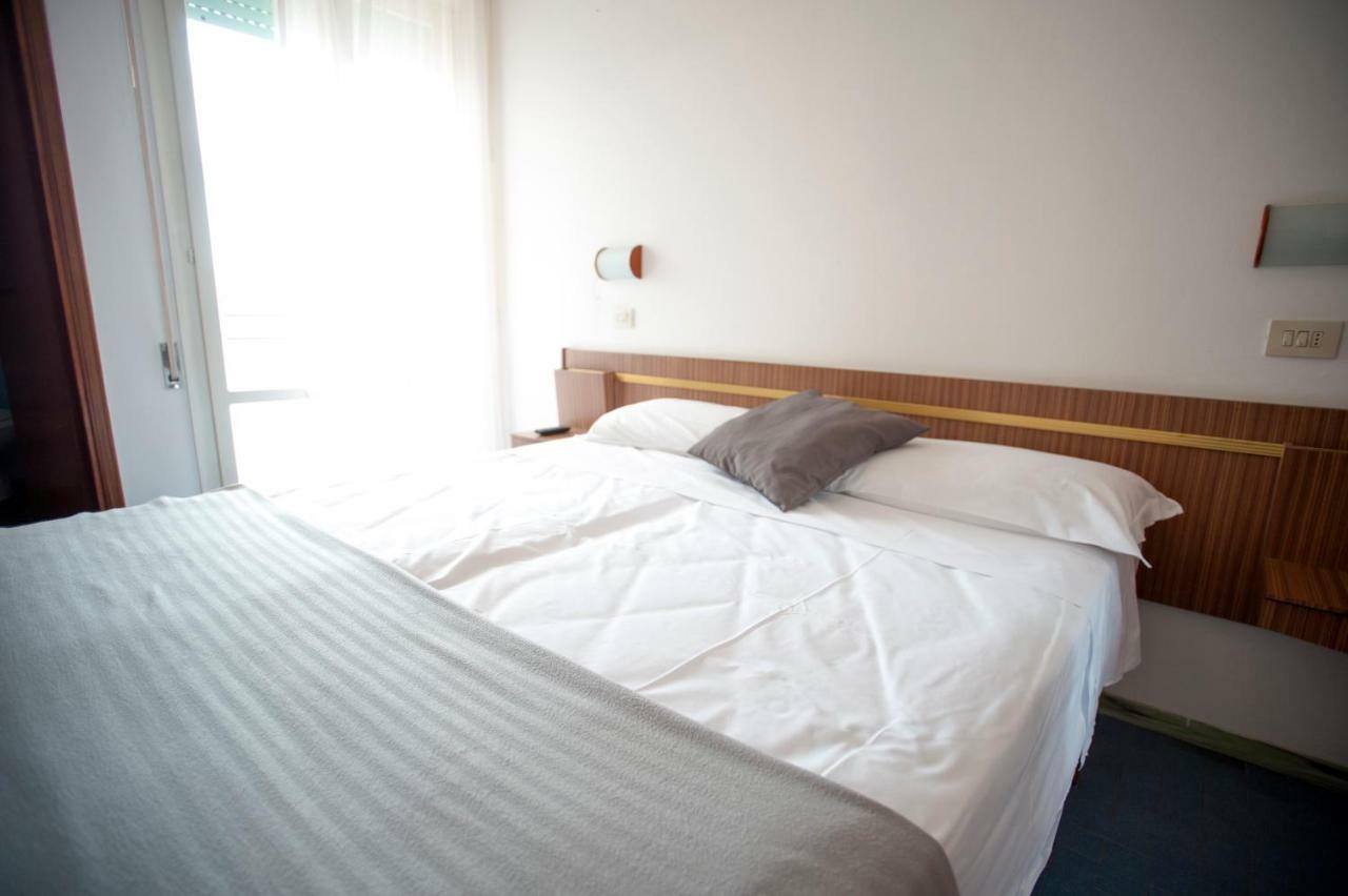Hotel Sara*** Cesenatico Ngoại thất bức ảnh