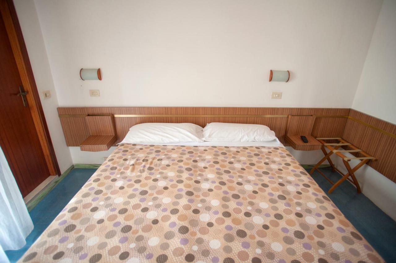 Hotel Sara*** Cesenatico Ngoại thất bức ảnh